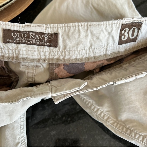 Old Navy Y2K Mid Rise Khaki Loose Baggy Cargo Shorts - Picture 10 of 12